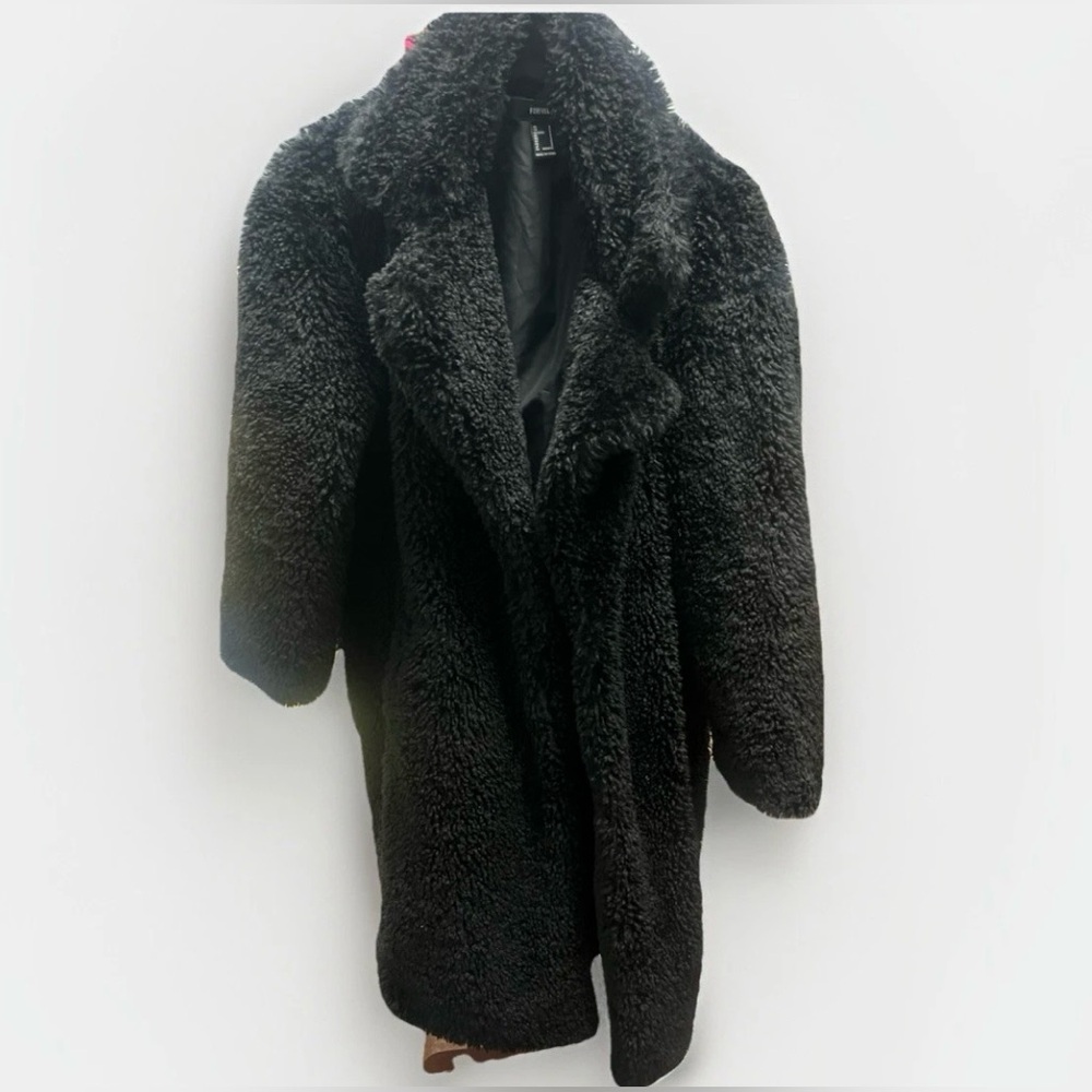 Forever 21 Black Faux Fur Winter Warm Coat in Full - length overcoat style